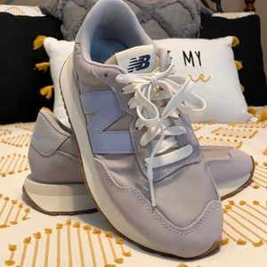 NEW BALANCE - Women’s 237 Collection, Size 8